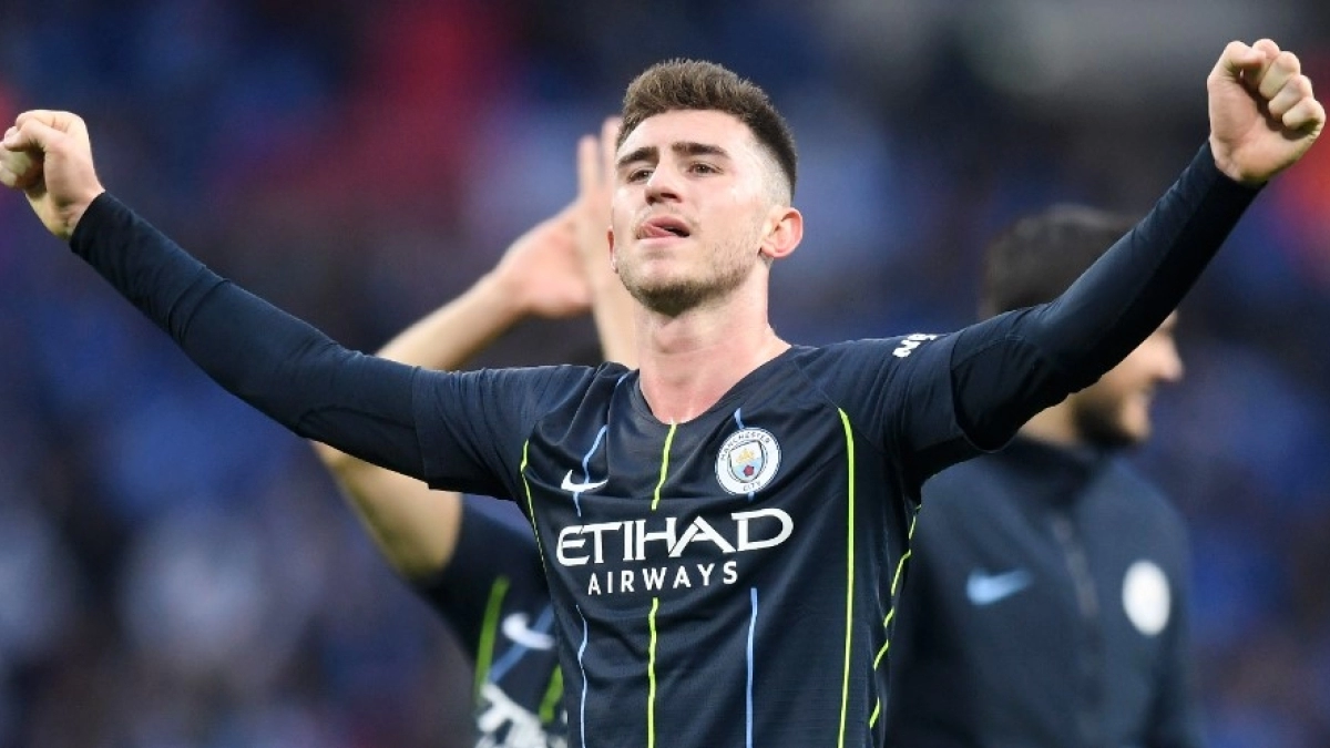 Aston Villa y Tottenham, pendientes de la situación de Laporte