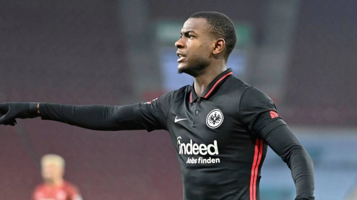 El Milan se mete en la carrera por N'Dicka