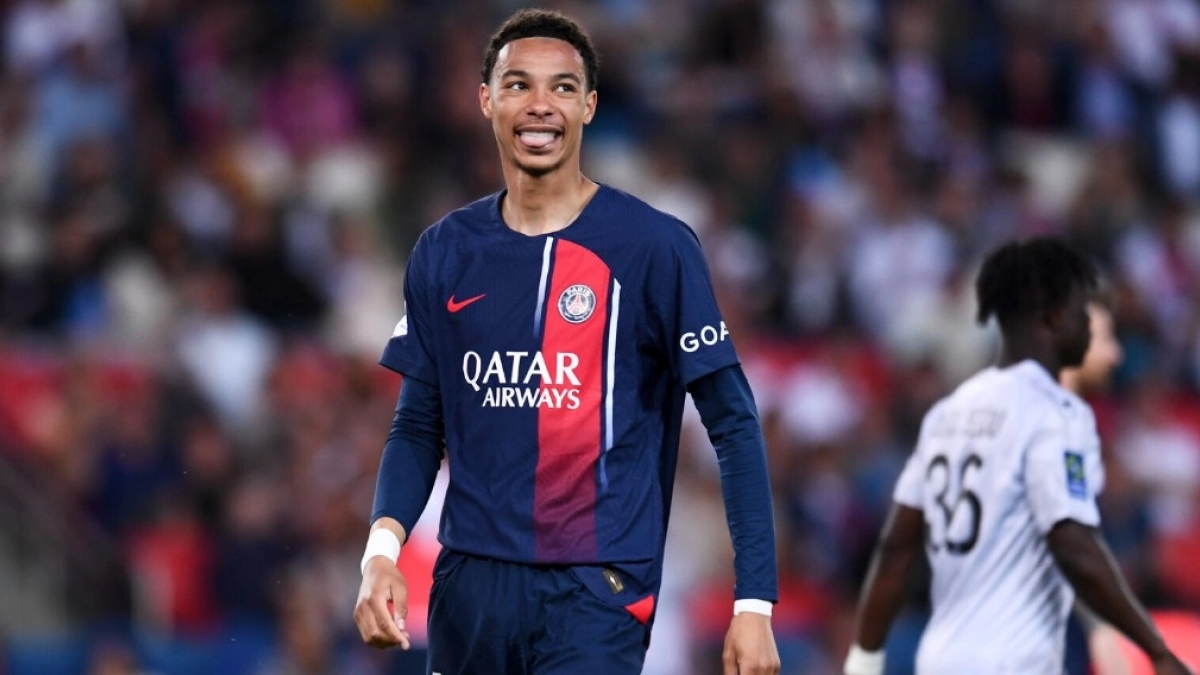 Hugo Ekitike, otra venta que busca cerrar el PSG