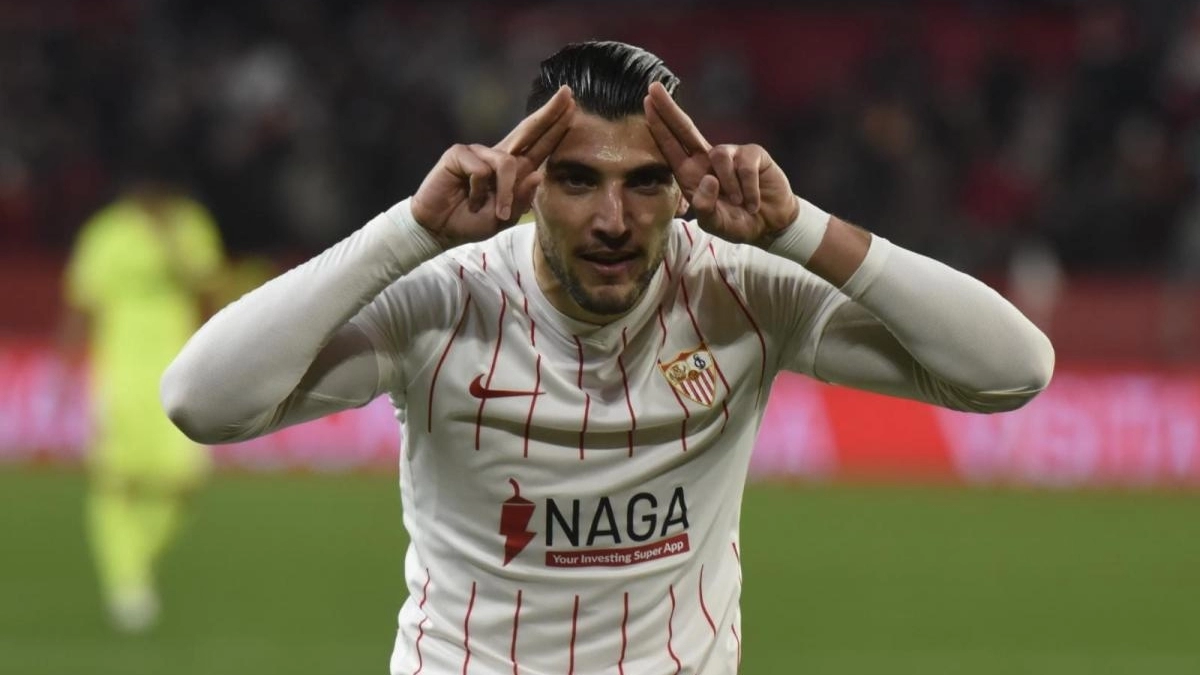 El Valencia mete la directa por Rafa Mir / Eldesmarque.com