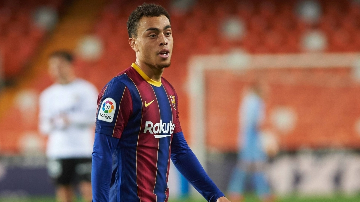 Los dos clubes de la Premier que vienen a por Sergiño Dest / Monesport.cat