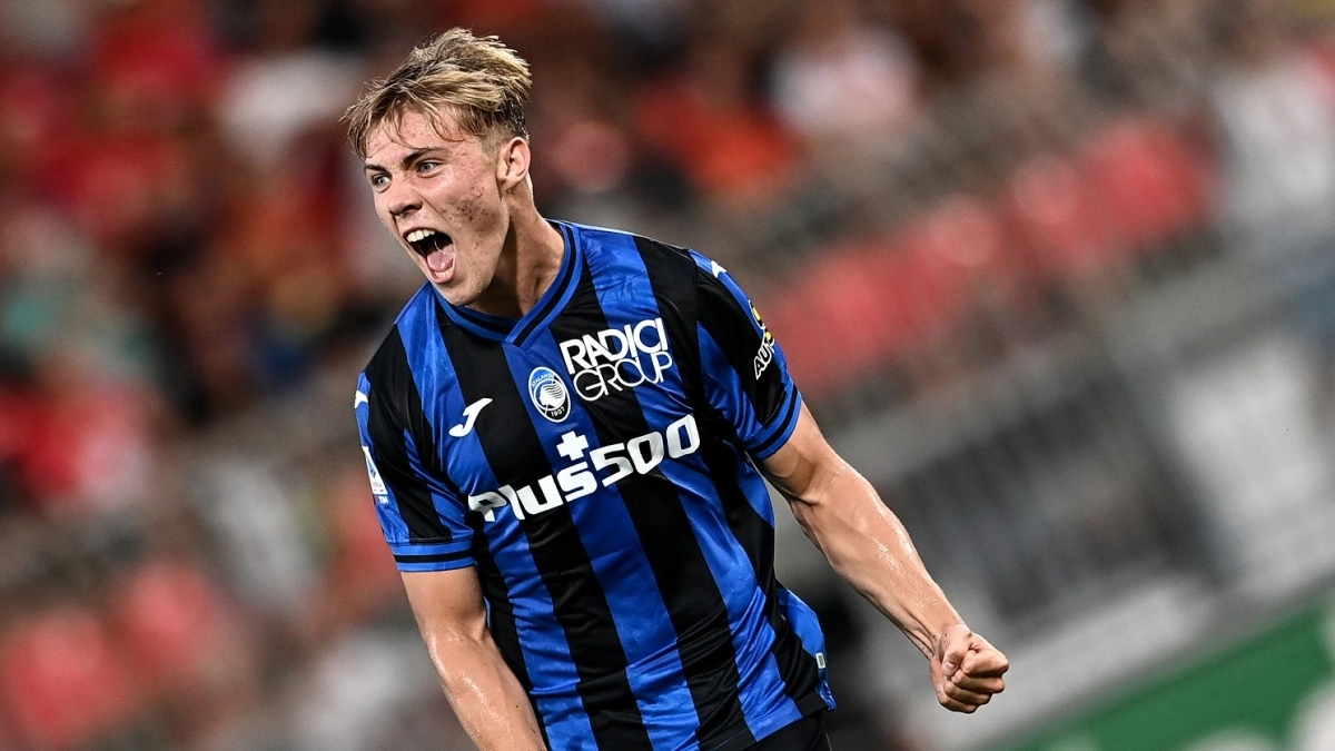 El Chelsea se cuela en la carrera del United por Hojlund