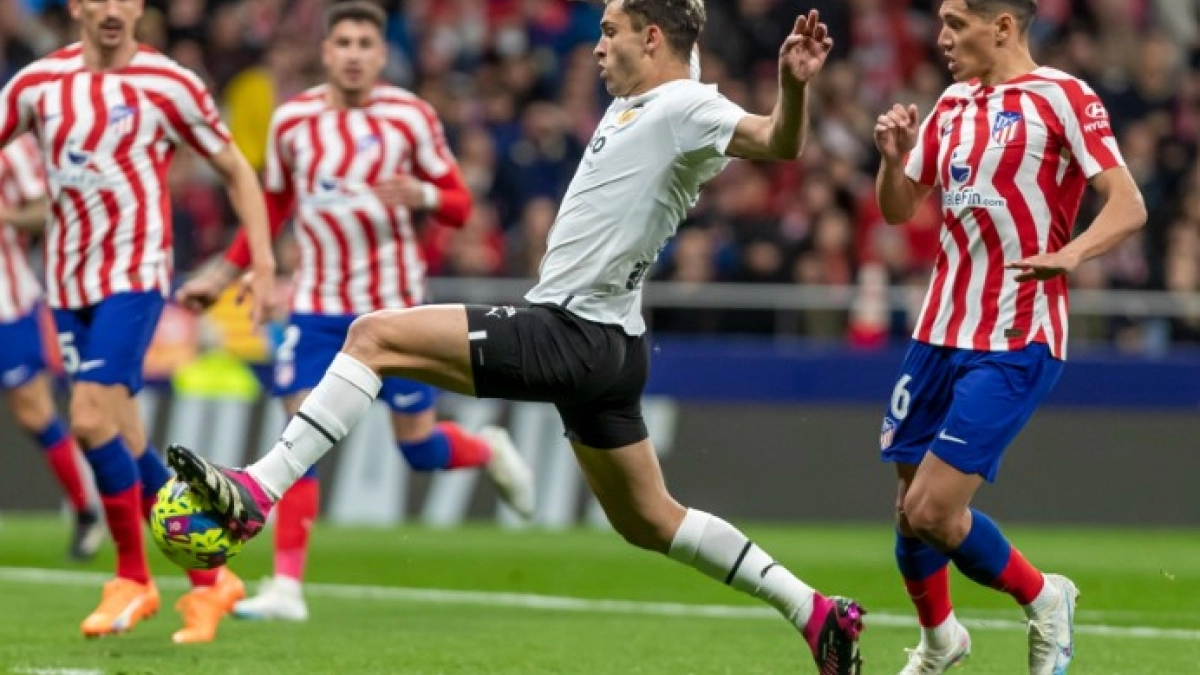 Atlético y Valencia se pelean por un fichaje low cost para la defensa