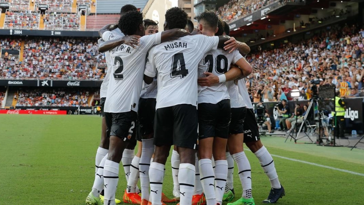 El Milan sigue en carrera por el fichaje de una estrella del Valencia