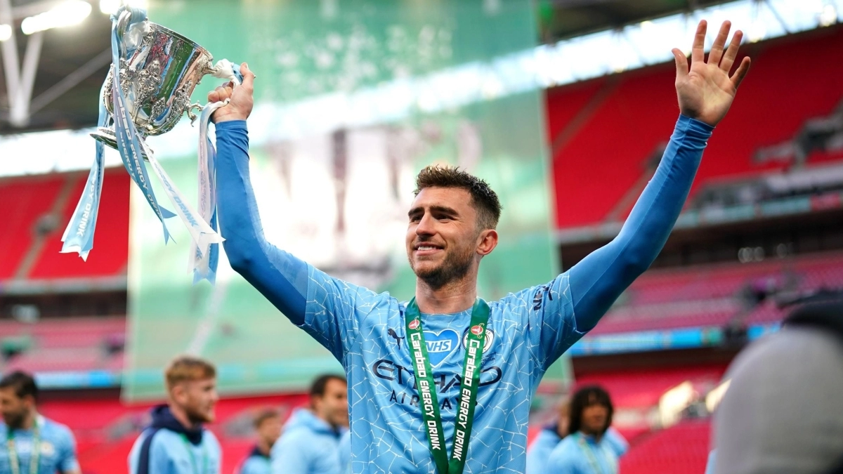 El Real Madrid se entromete en el futuro de Laporte / Eurosport