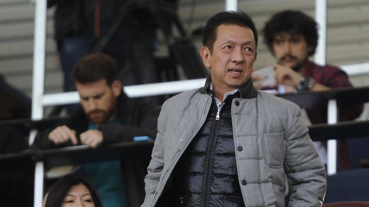 Peter Lim se 'carga' la planificación del Valencia / LevanteEMV
