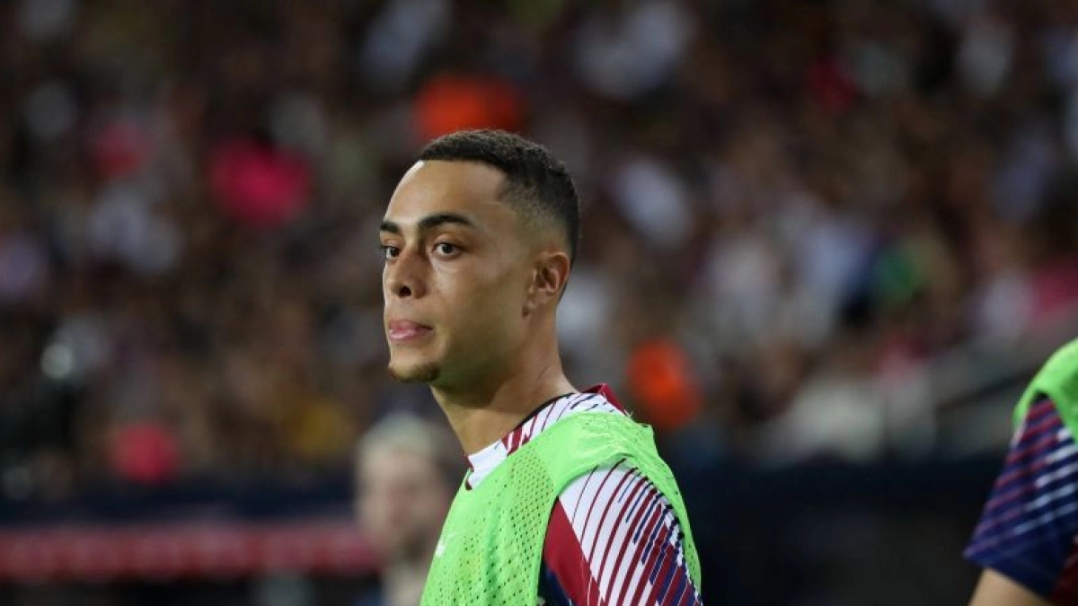 Las cifras oficiales de la cesión de Sergiño Dest al PSV