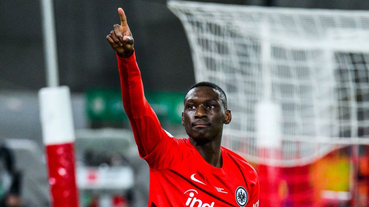 Randal Kolo Muani rompe el silencio: Quiere dejar el Eintracht este verano