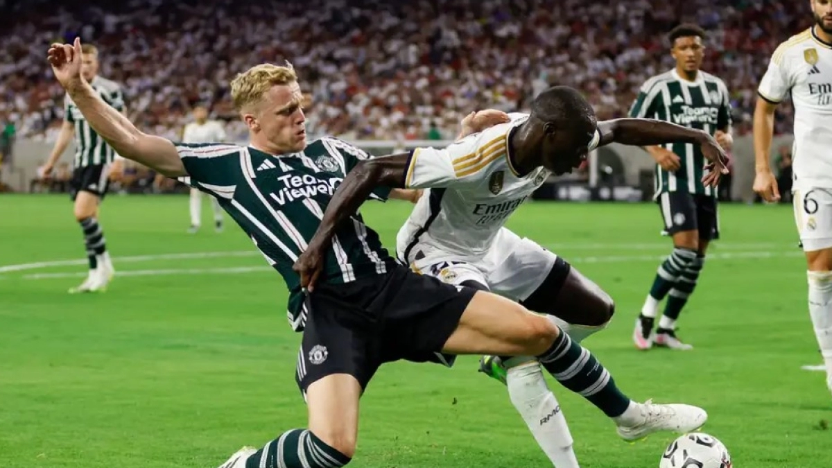 La vía de escape de Donny Van de Beek del Manchester United