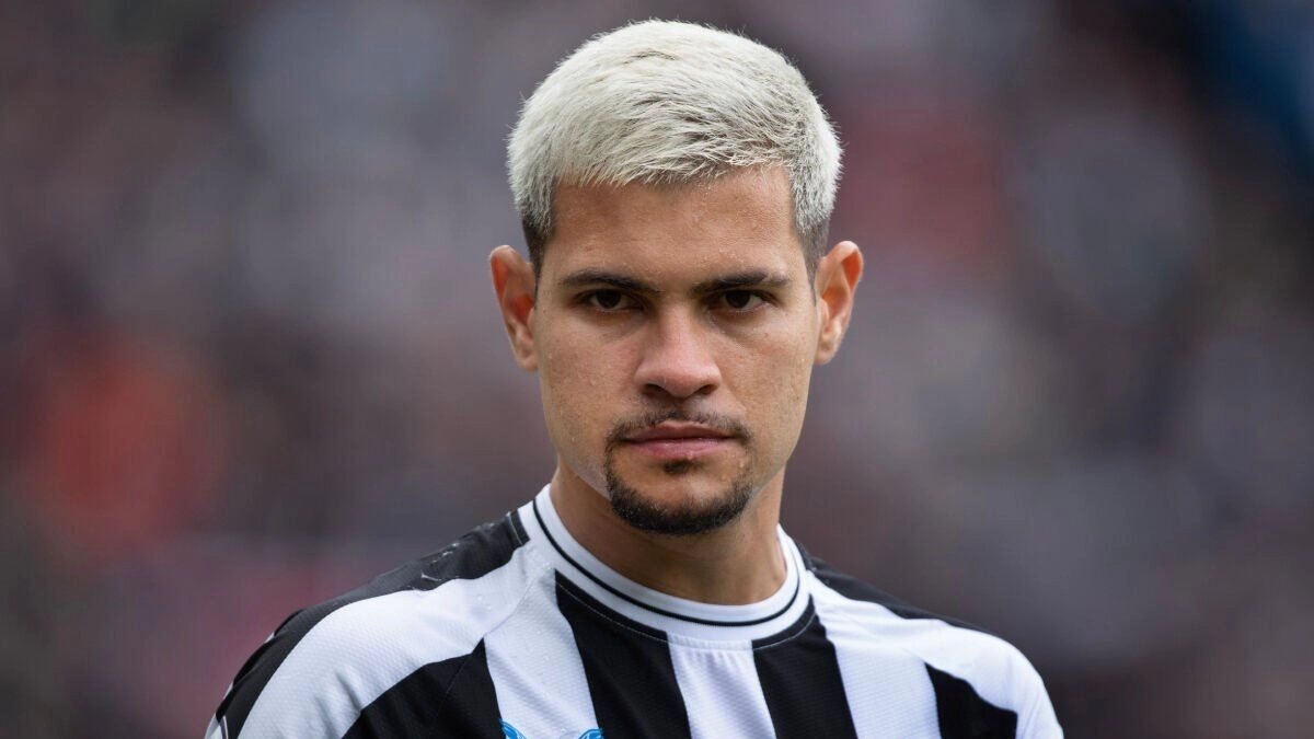 El Barcelona no tira la toalla por Bruno Guimaraes / Daily Express