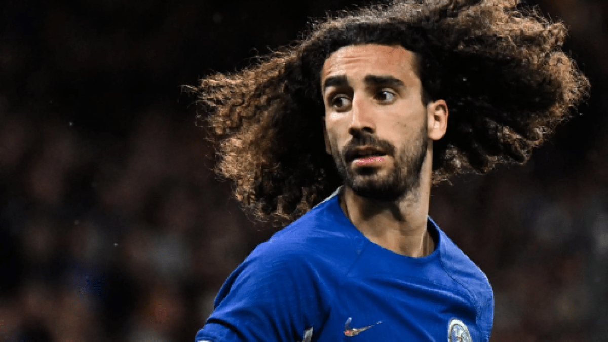 El Sevilla se mete en la carrera por Cucurella