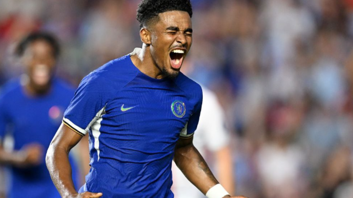 Ian Maatsen, el tapado del FC Barcelona para el lateral izquierdo