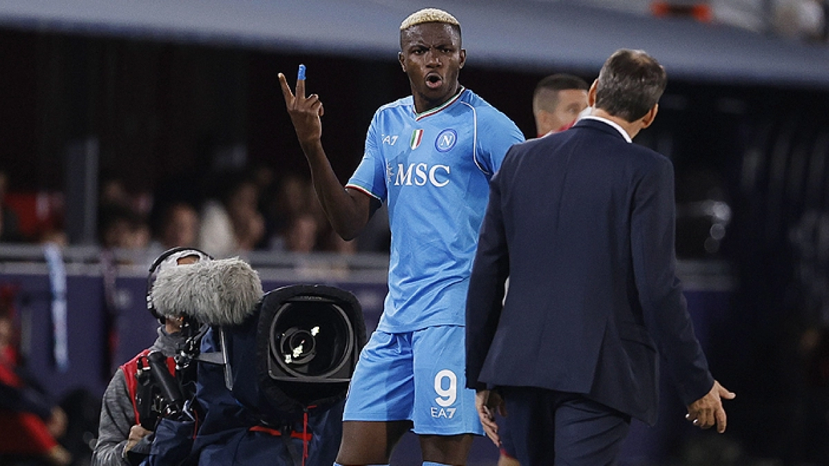 El Liverpool toma la delantera por Osimhen