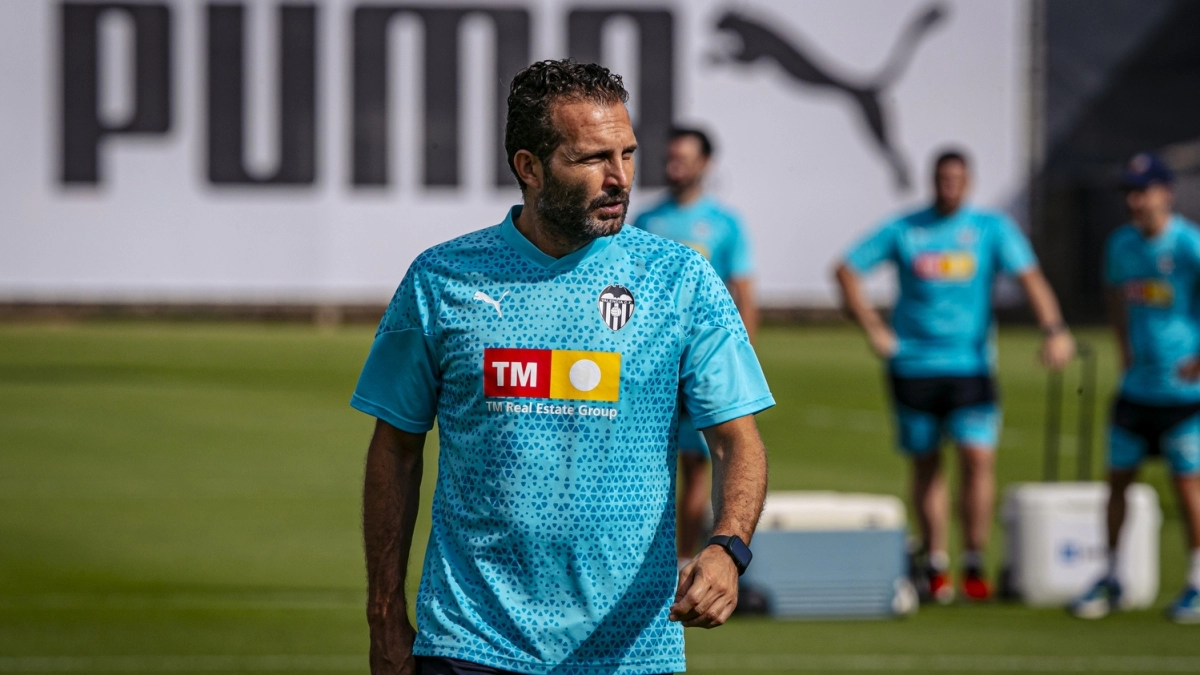 El futbolista que Baraja ha olvidado en el Valencia / blanquinegres