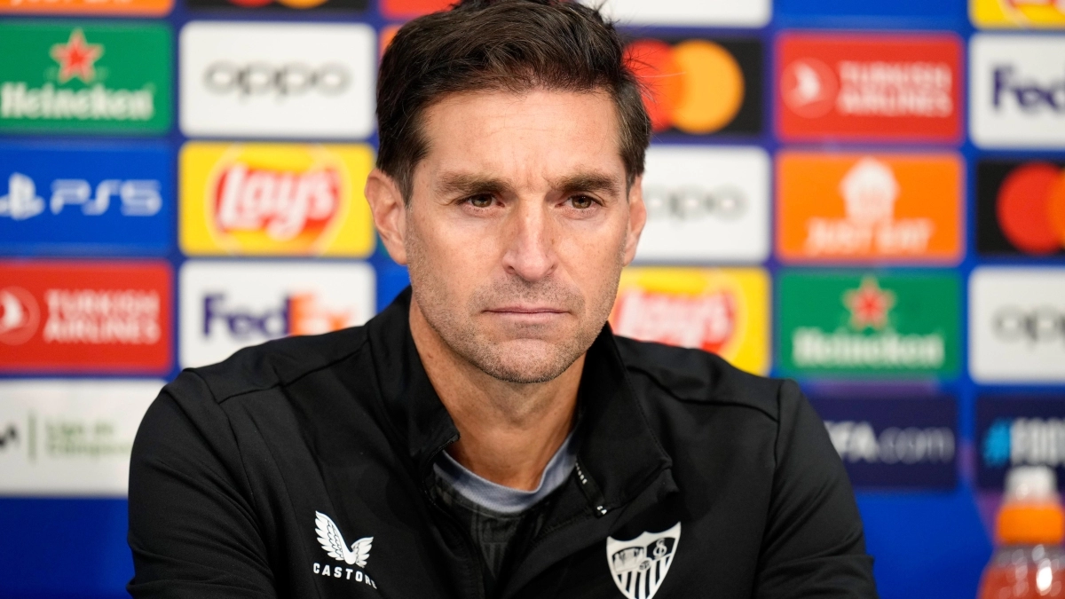 La decisión final del Sevilla con el futuro de Diego Alonso