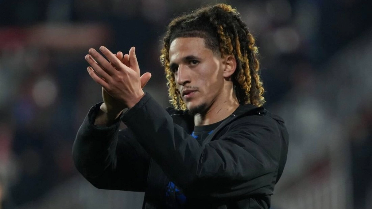 El Manchester United toma una decisión sobre el futuro de Hannibal Mejbri
