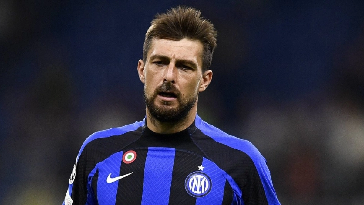 El Inter se replantea el futuro de Acerbi / Transfermarkt