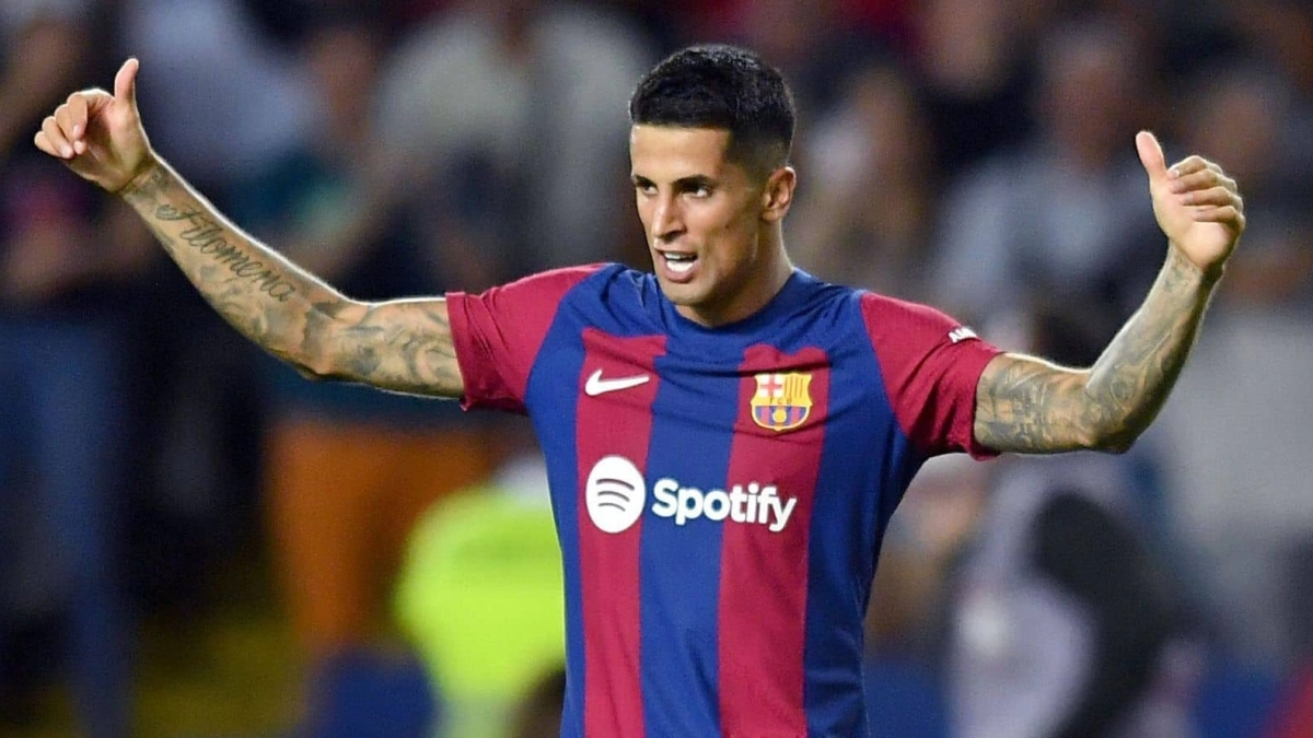 Se complica el futuro de Cancelo en el Barcelona / Teamtalk