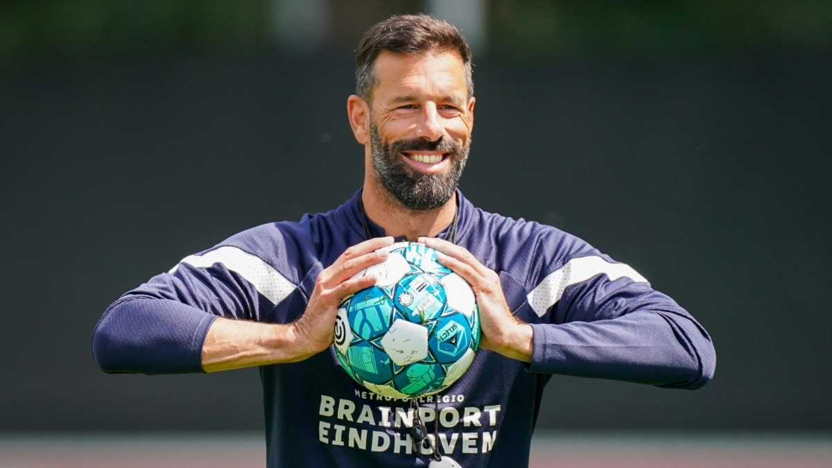 Van Nistelrooy busca equipo en la Liga / Marca