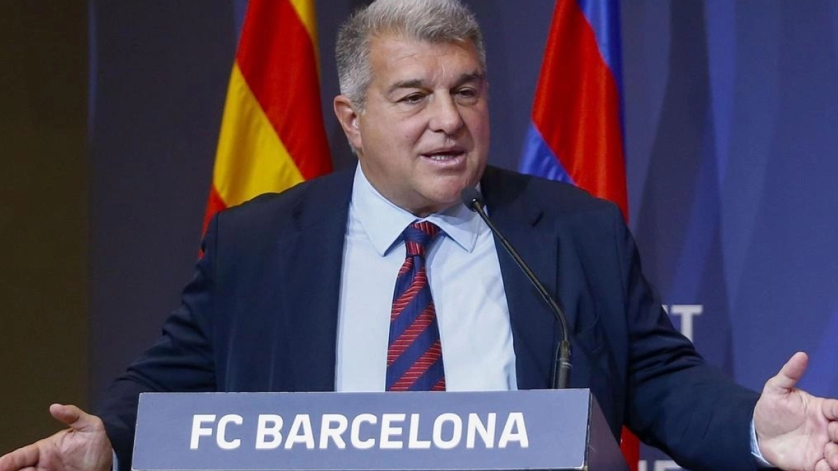 El nuevo central joven que está en la mira del FC Barcelona