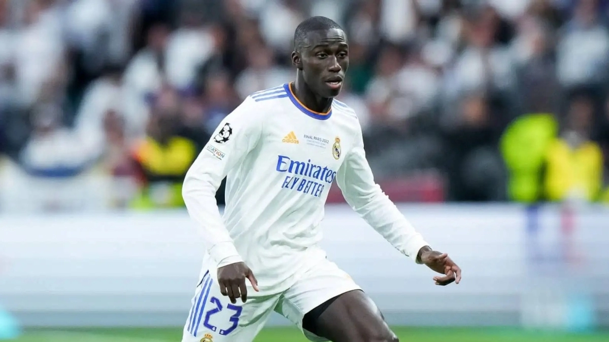 Los 3 clubes de la Premier League que pujan por Ferland Mendy / Teamtalk.com