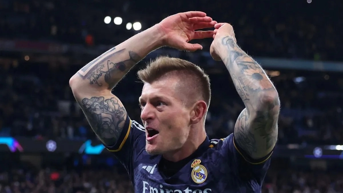 BOMBAZO: ¡¡Toni Kroos cuelga las botas!! / Defensacentral