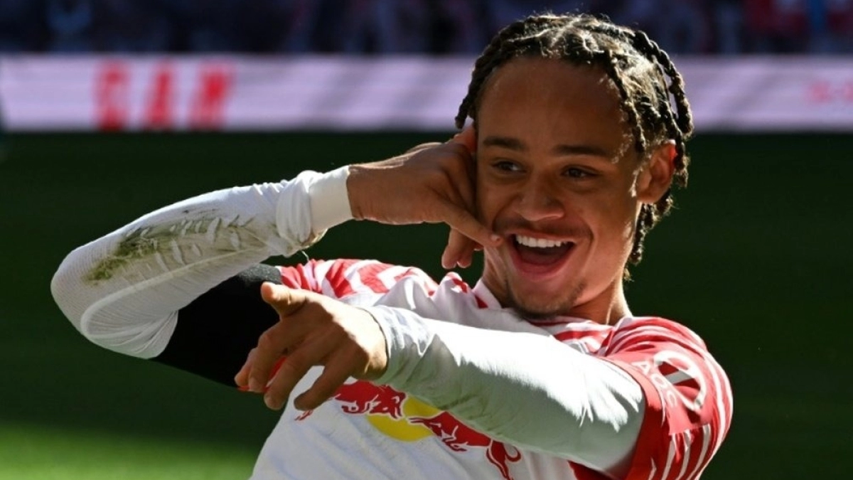 Xavi Simons se le escapa al Barcelona, un grande lo persigue / Besoccer
