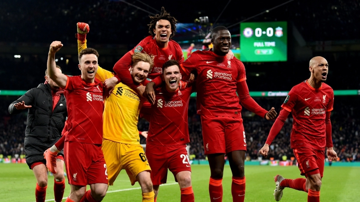 Los 8 jugadores que podrían dejar el Liverpool en verano