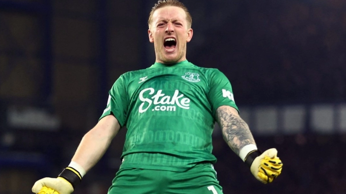 El Arsenal se mete en la carrera por Jordan Pickford