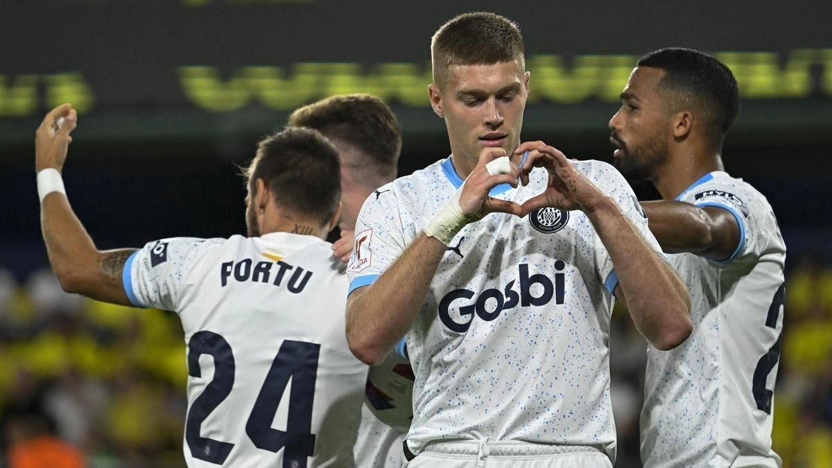 Dovbyk celebrando un gol del Girona