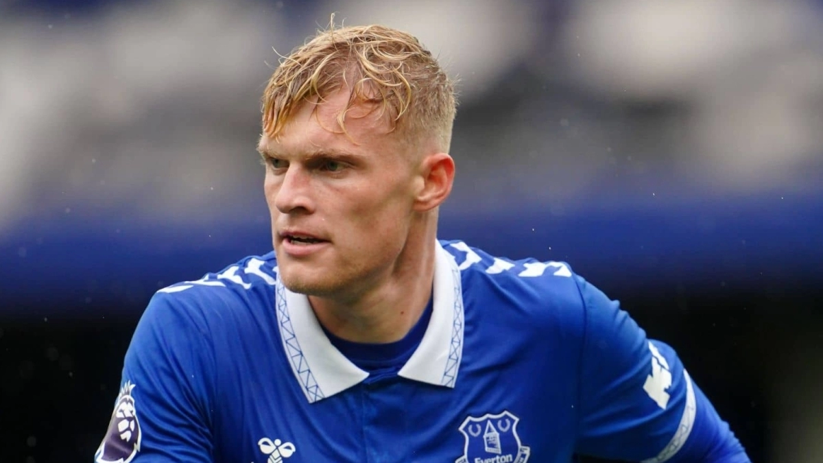 El Manchester United tendrá que pagar mucho más por Branthwaite / Teamtalk