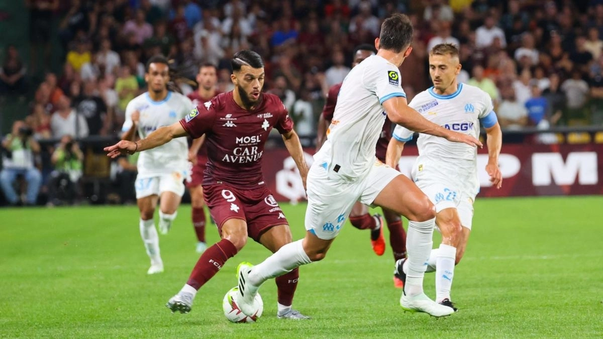 El equipo de la Premier League que apuesta fuerte por fichar a Mikautadze