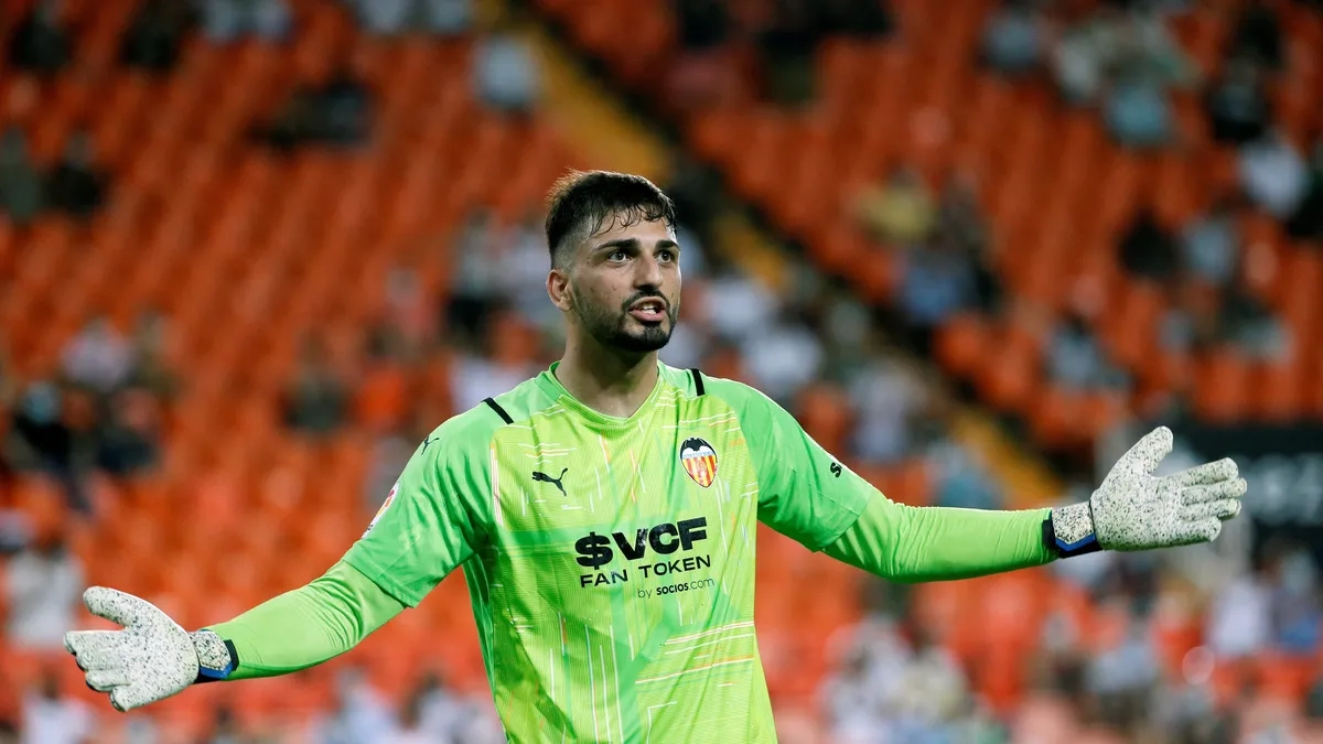 Fichajes Valencia: Los dos grandes clubes que han preguntado por Mamardashvili