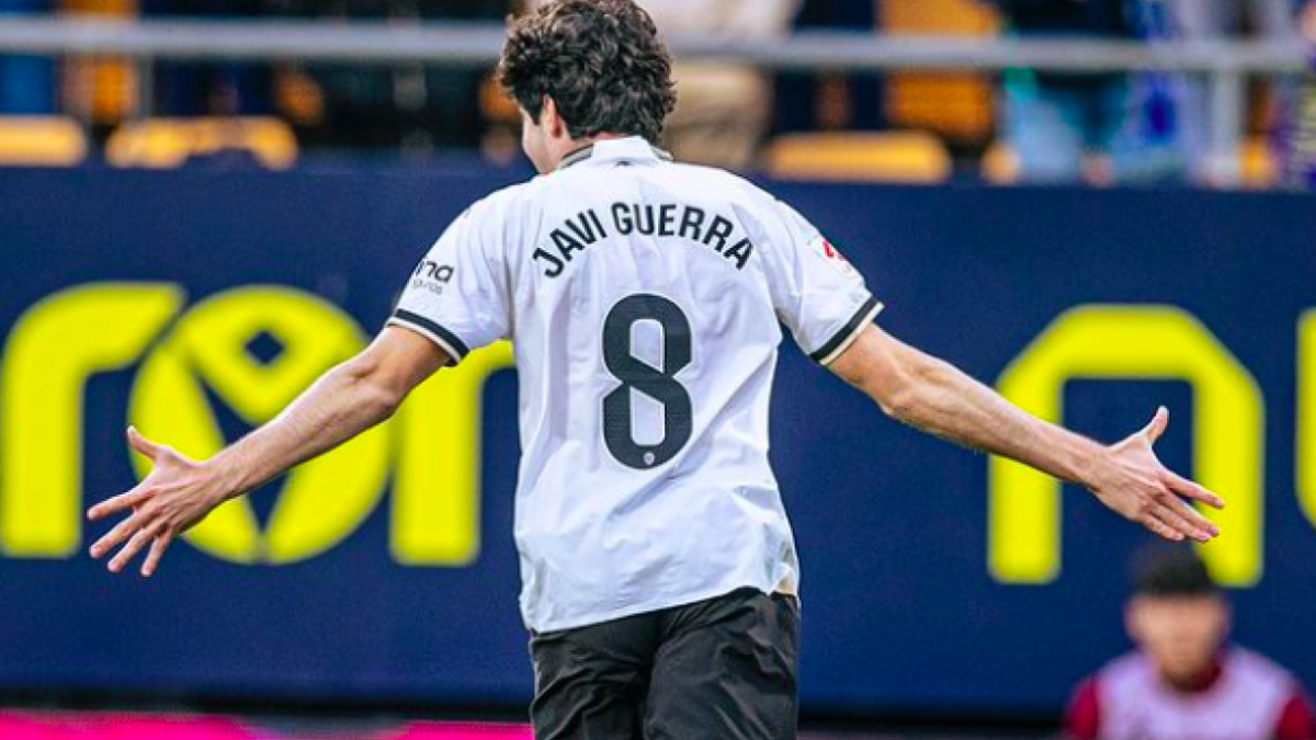 El gigante que peleará con el Barcelona por Javi Guerra