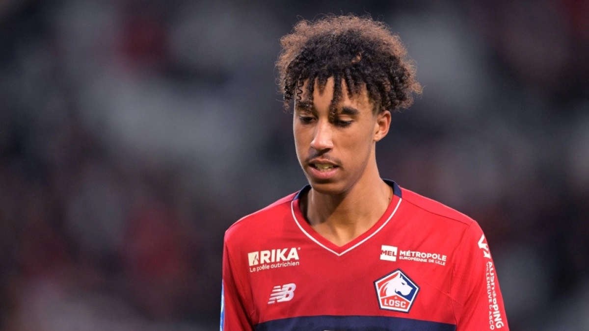 El Real Madrid encuentra competencia por Leny Yoro, el Manchester United / Transfermarkt