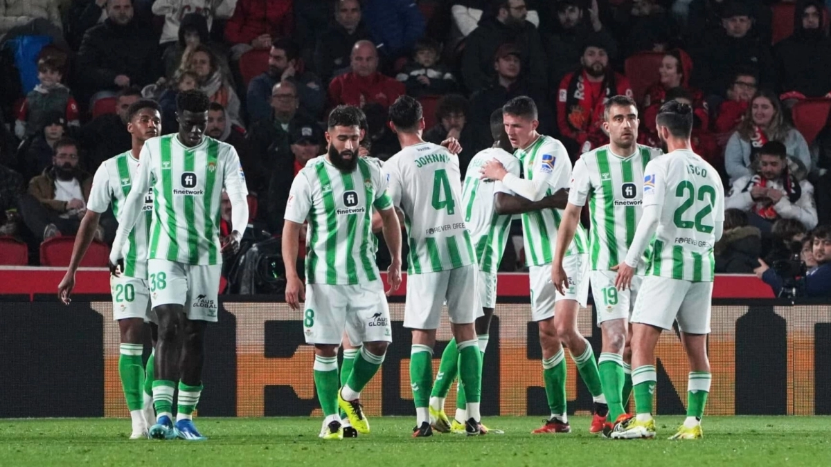 OFICIAL: El Betis confirma sus dos primeras salidas