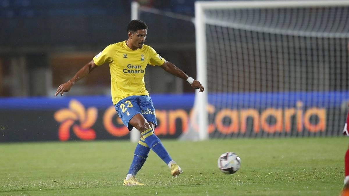 Saúl Coco, central de Las Palmas pretendido por el Sevilla que fichará por el Torino