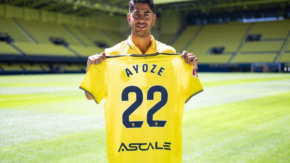 Ayoze, Villarreal's flamboyant signing, is now chasing after Luiz Junior.