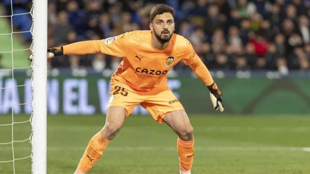 Mamardashvili acepta irse del Valencia bajo los términos del Liverpool / EstadioDeportivo