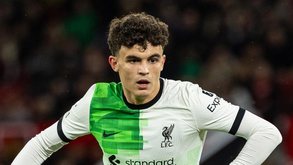 Liverpool opens the door for Stefan Bajcetic's departure: 3 LaLiga clubs interested.