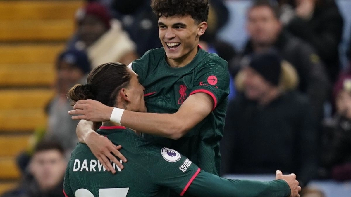 Stefan Bajcetic and Darwin Núñez celebrate a goal from Liverpool.