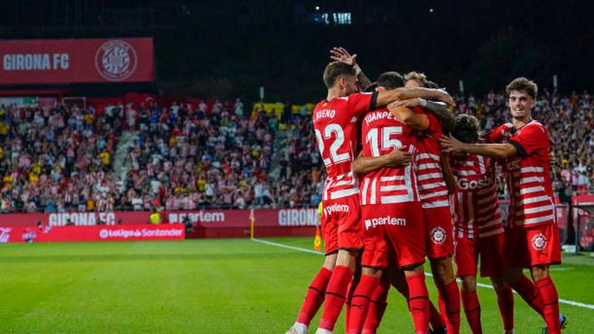 Los jugadores del Girona celebran un gol contra en Montilivi