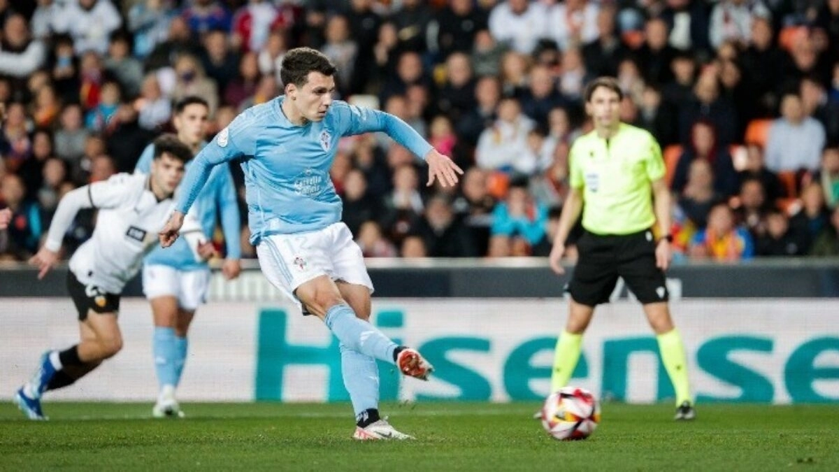 Anastasios Douvikas, delantero del Celta de Vigo que podría poner rumbo a Inglaterra