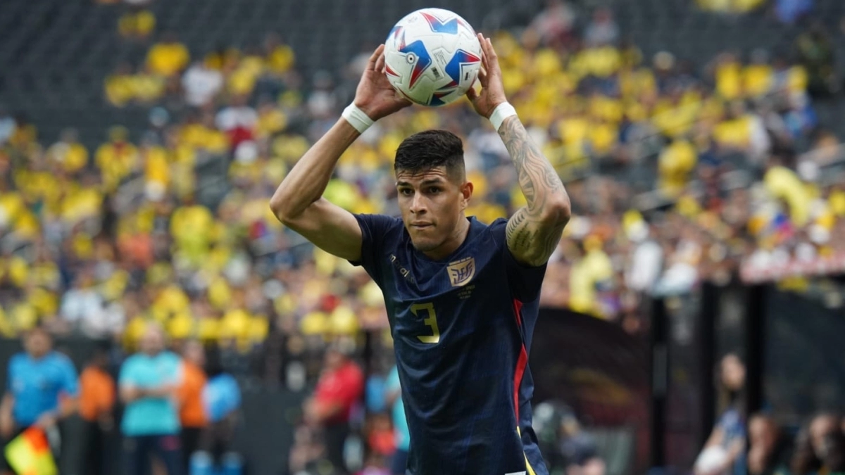 Bayer Leverkusen sets the price for Hincapié: 3 clubs want to sign him