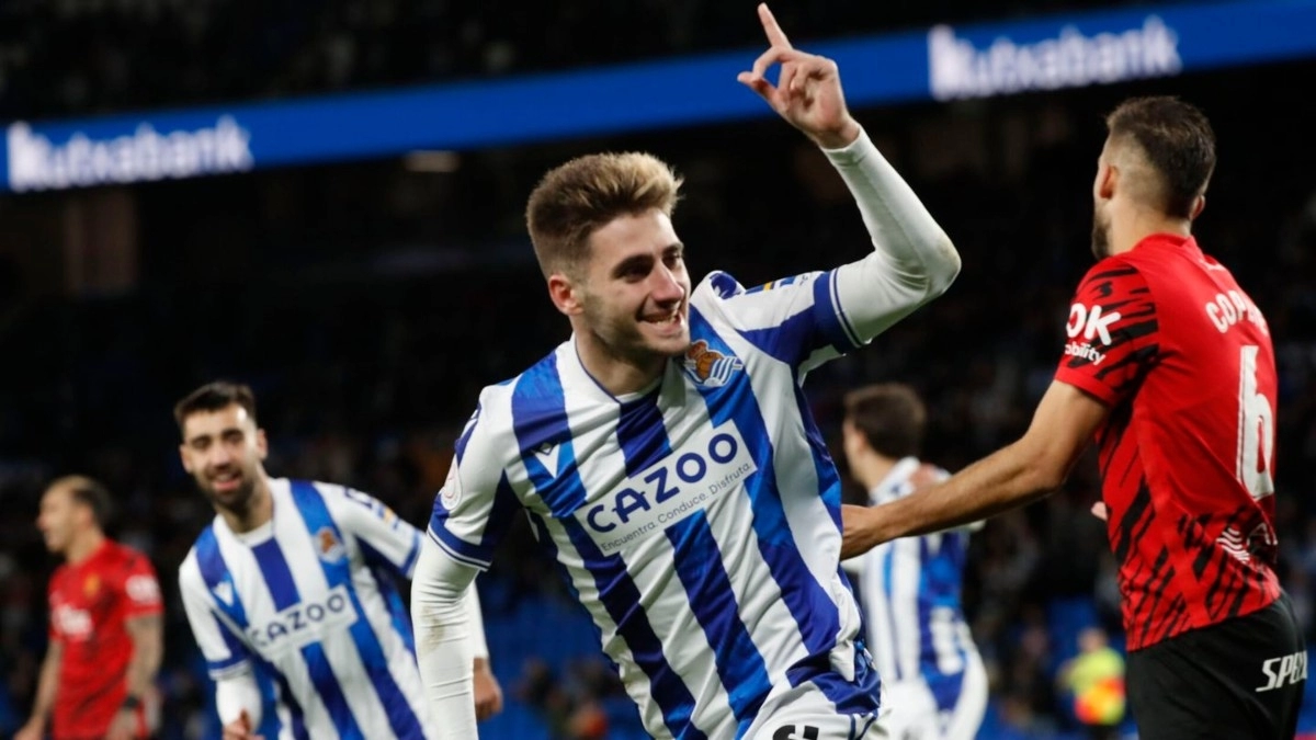 Robert Navarro, player of Real Sociedad, will head to Athletic Club in 2025.