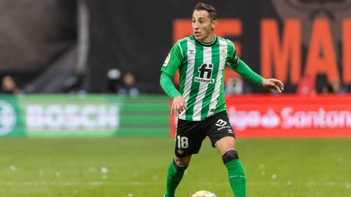 Andrés Guardado, durante su etapa como jugador del Betis.