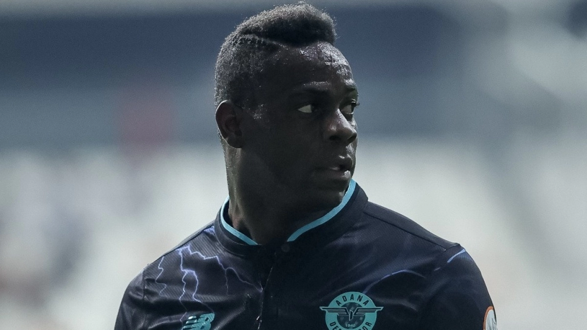 Mario Balotelli negocia con el Intercity / Transfermarkt