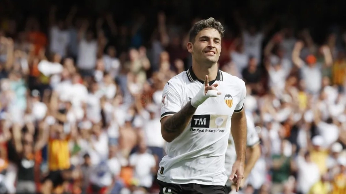 Hugo Duro, delantero titular del Valencia