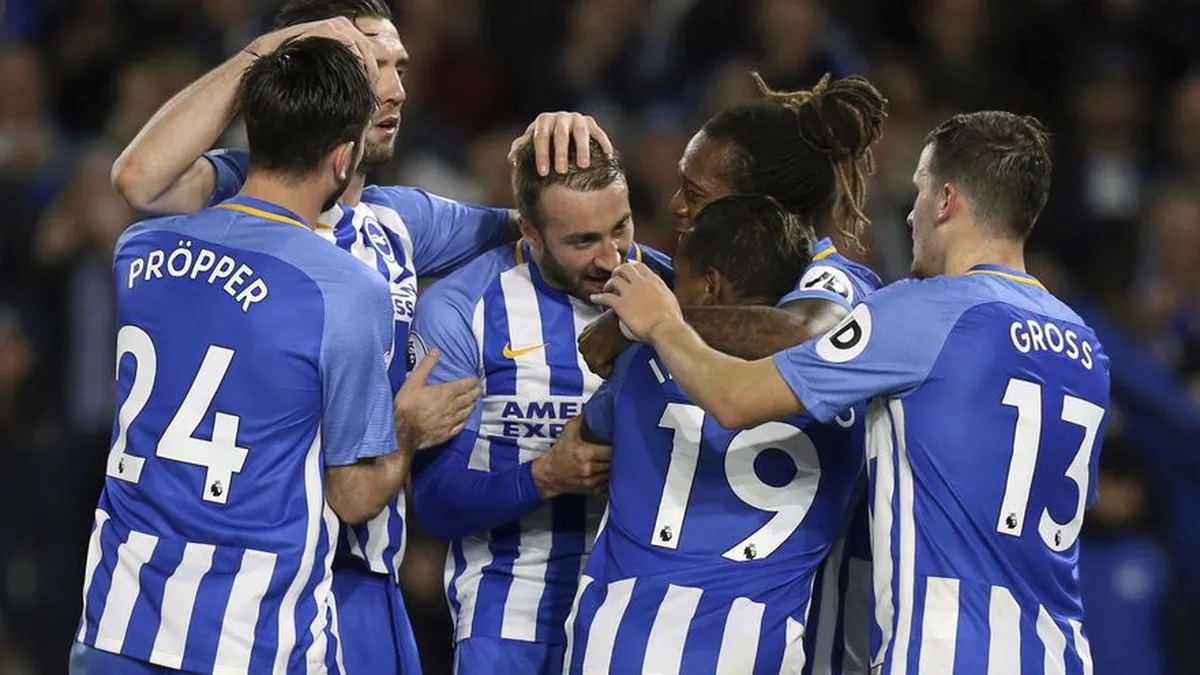 Los jugadores del Brighton celebran un gol