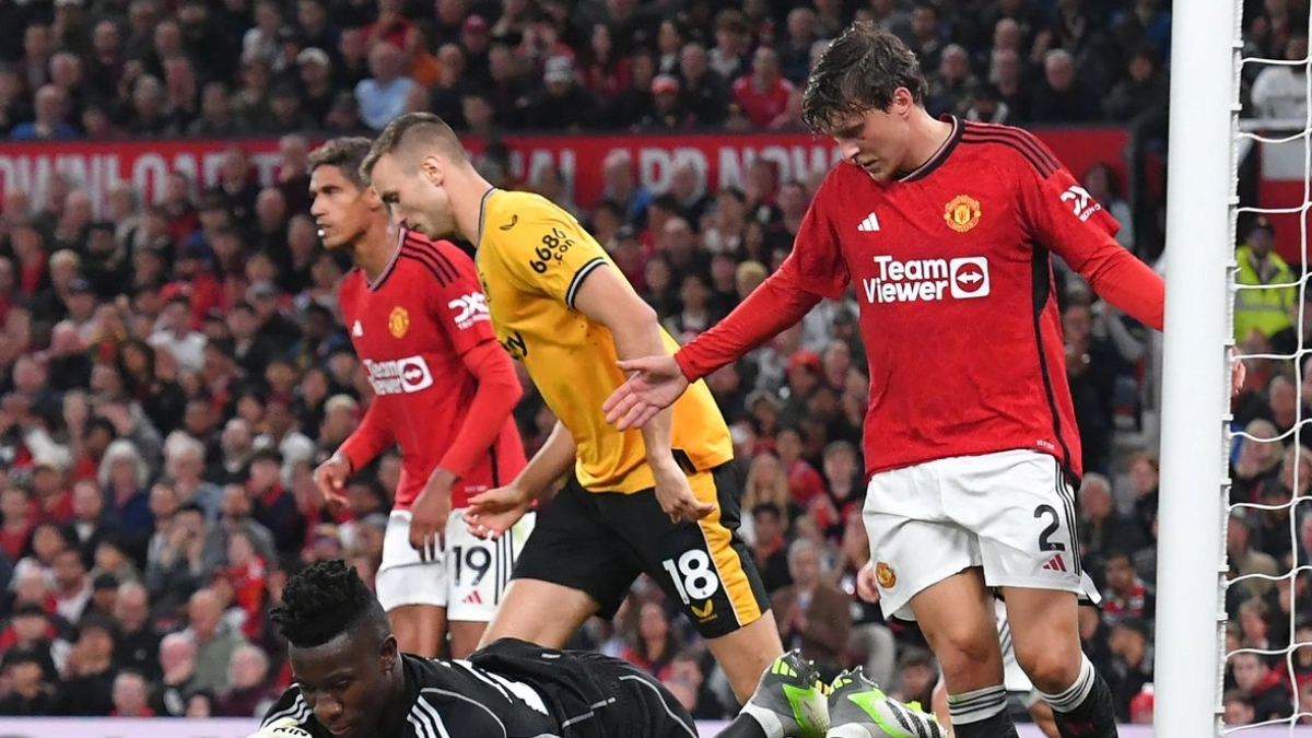 Manchester United and Tottenham are vying for the young LaLiga goalkeeper. | bsc-int.co.jp